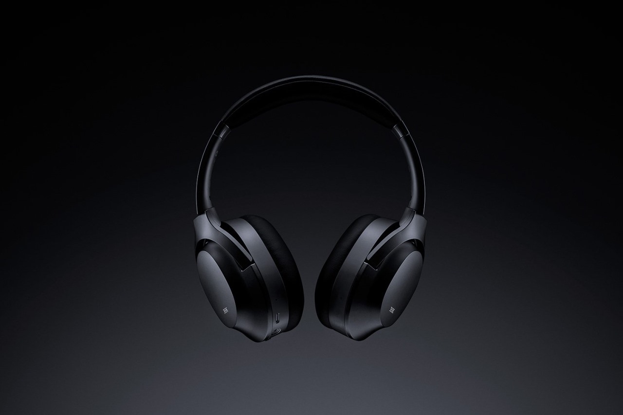 Razer Opus - Black Wireless Headphones with Advanced Active Noise Cancellation